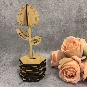 Fa tulipán egyedi felirattal