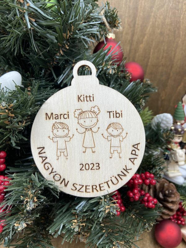 Karácsonyfadísz gyerekek neveivel